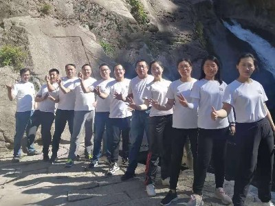 睿寂行空壓機人，嶗山一日游！